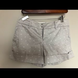 Club Monaco Gray Shorts Dandelion Print in size 2